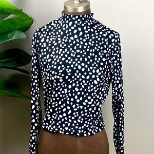 Black & white, fitted, mock neck top, M. NWT